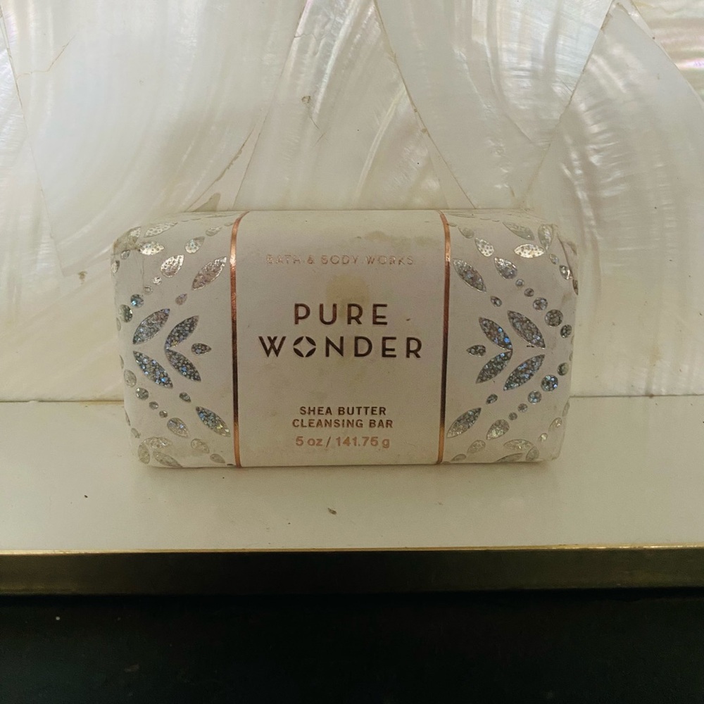 NEW Bath & Body Works Pure Wonder Shea Butter Cleansing Bar - White & Silver
